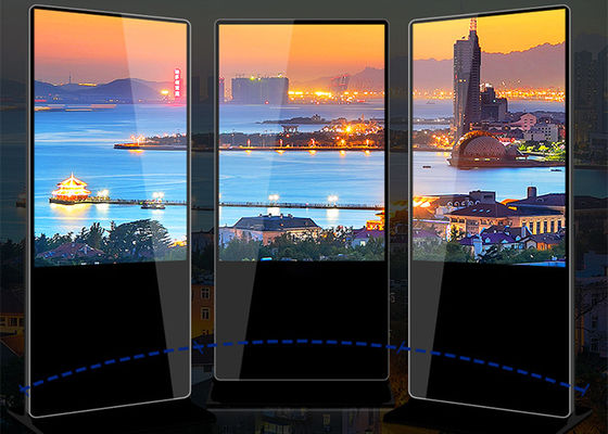Pavimento che sta lo schermo LCD verticale di pubblicità del contrassegno LCD dell'interno di Digital
